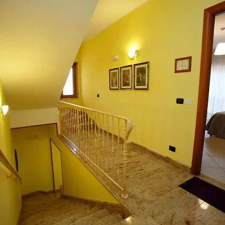 Maria - Martelletto Di Settingiano Bed & Breakfast 3*